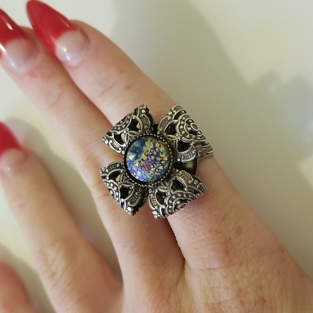 JAN MICHAELS spinning costume ring